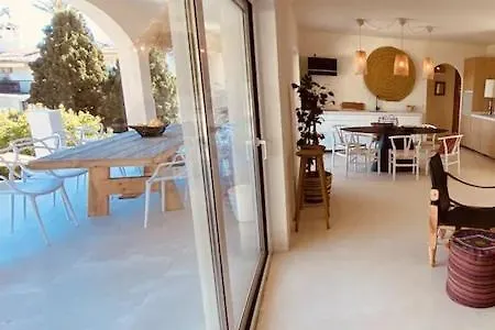 Villa Stunning Seaview House Near