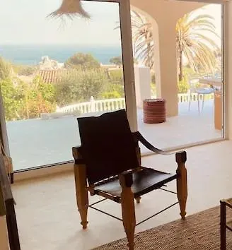 Stunning Seaview House Near